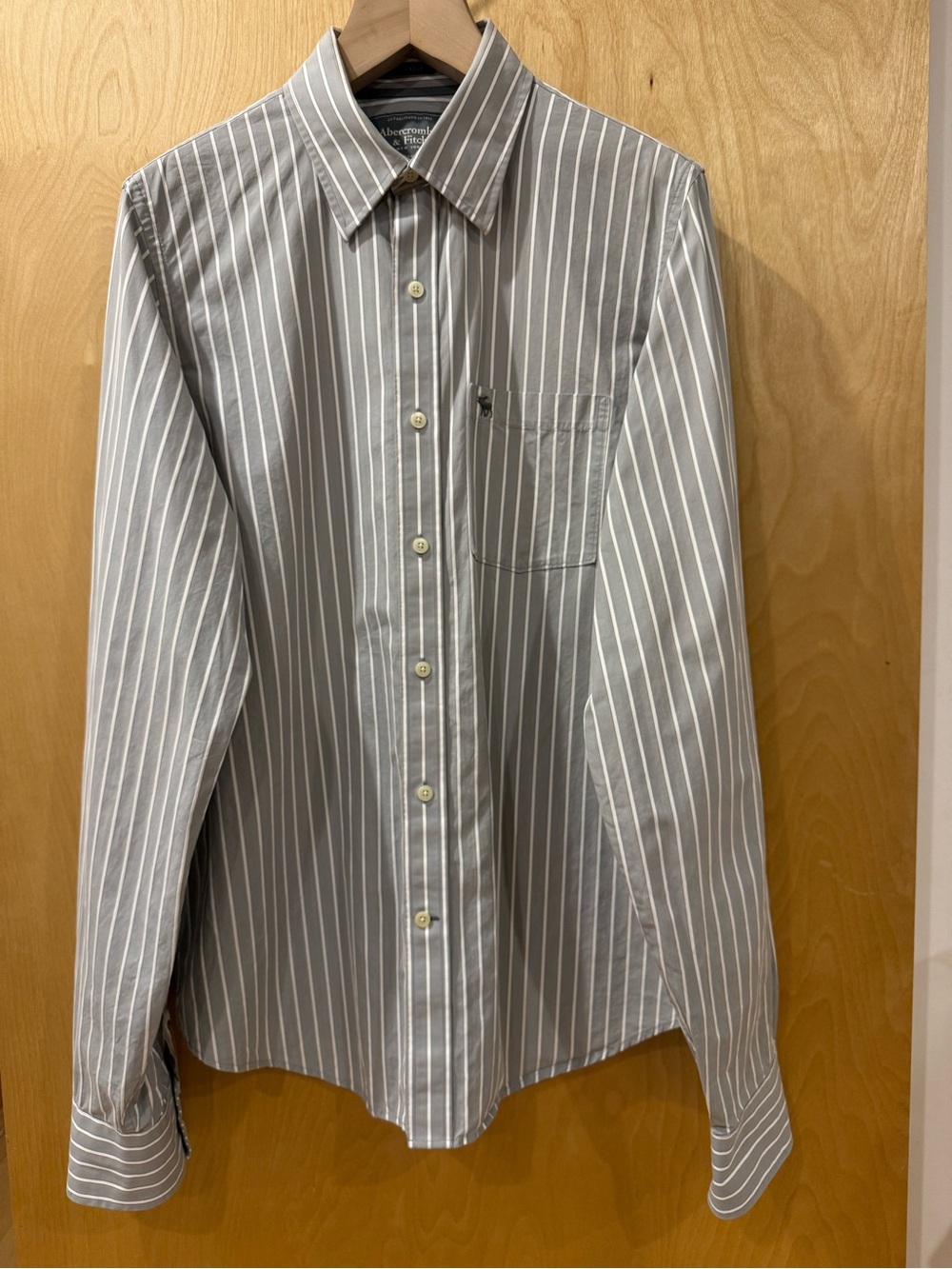 Abercrombie & Fitch muscle Gray Stripe Men's Button-Up Shirt